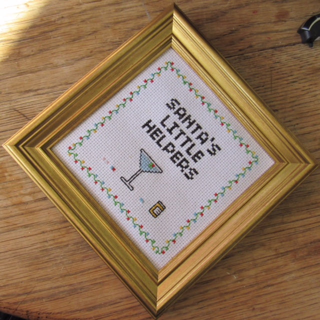 WOOD HEART FRAME COUNTED CROSS STITCH FRAME ORNAMENT