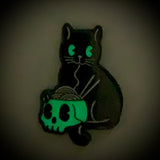 Glow-in-the-Dark Ramen Kitty Needle Minder