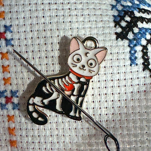 Skeleton Cat Needle Minder